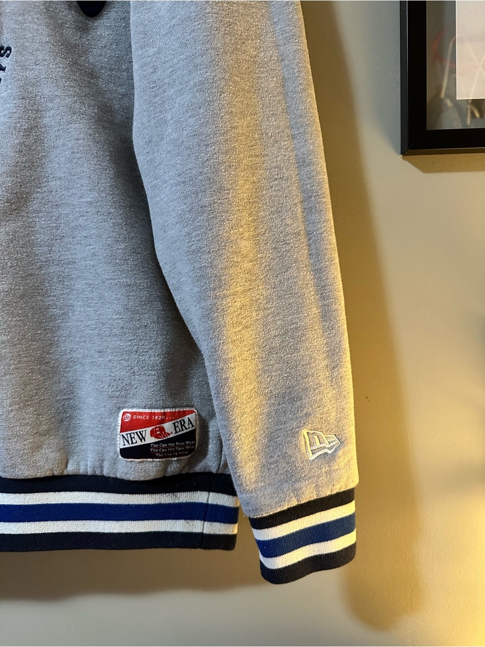New Era Gray and Navy Toronto Blue Jays Crewneck Sweatshirt - Picture 3 of 6